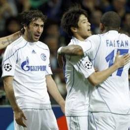 Copa Europa 10/11 Inter-2 Schalke 04-5